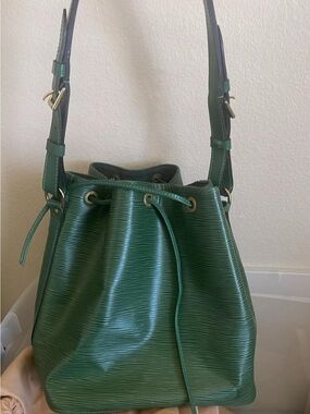 Louis Vuitton Noe bucket bag